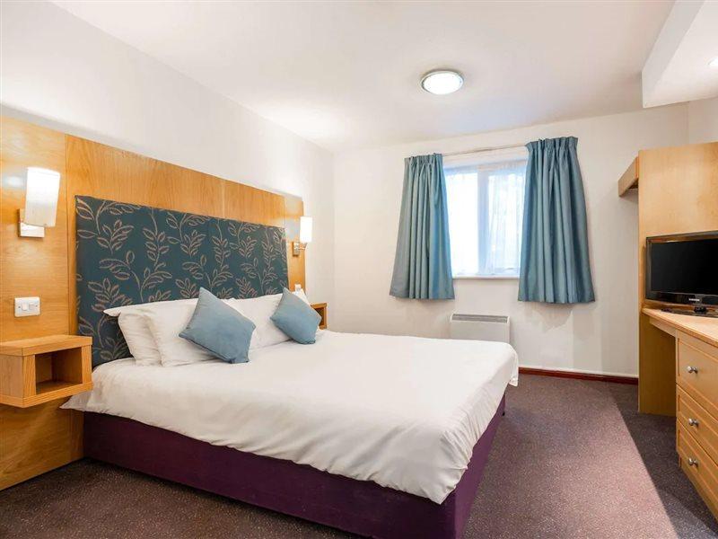 Comfort Inn Manchester North Мидлтон Экстерьер фото